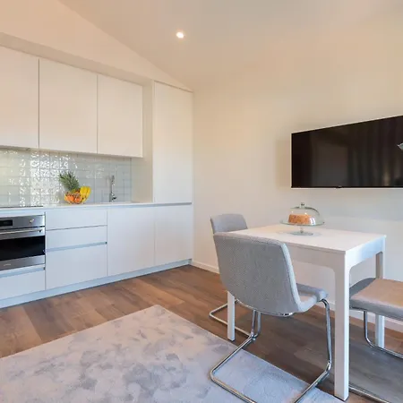 Host Wise - Marquesa Palace *