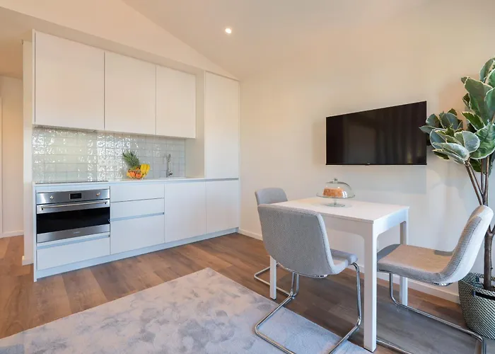 Host Wise - Marquesa Palace *